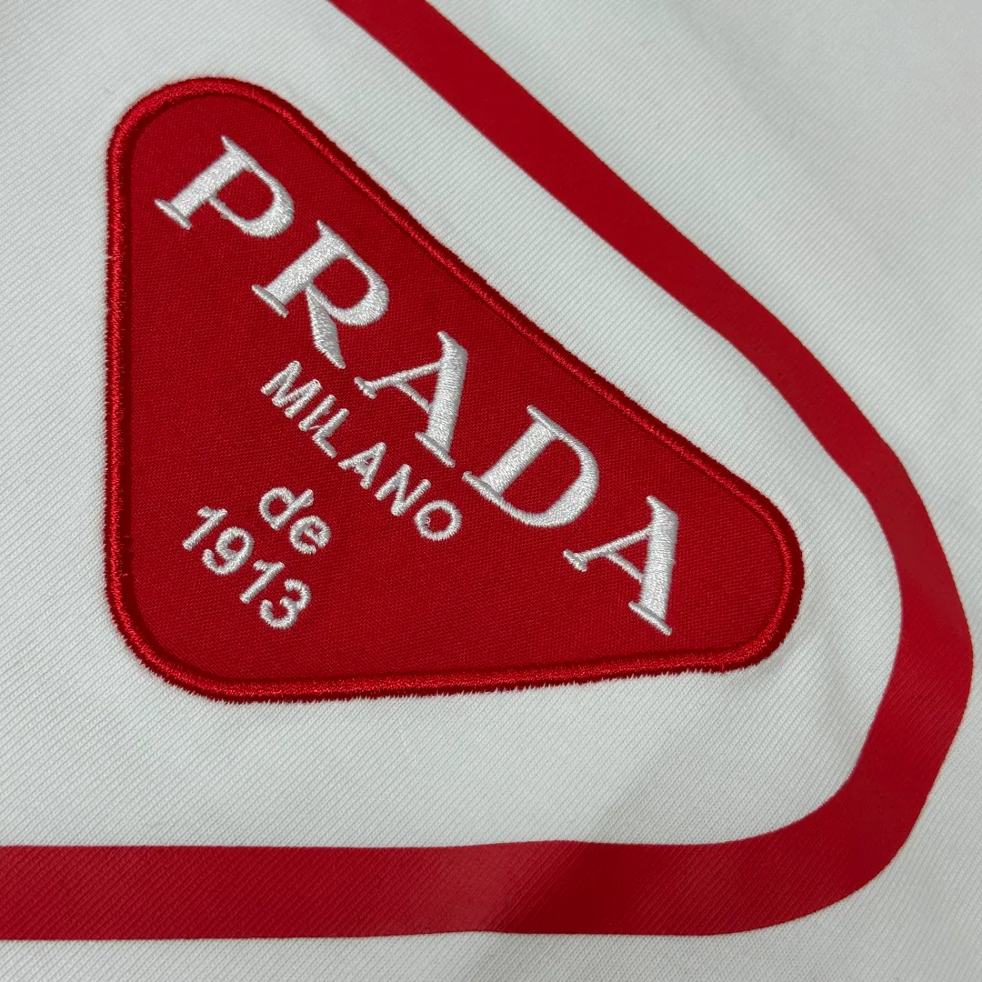 Футболки Женские Prada 10692114