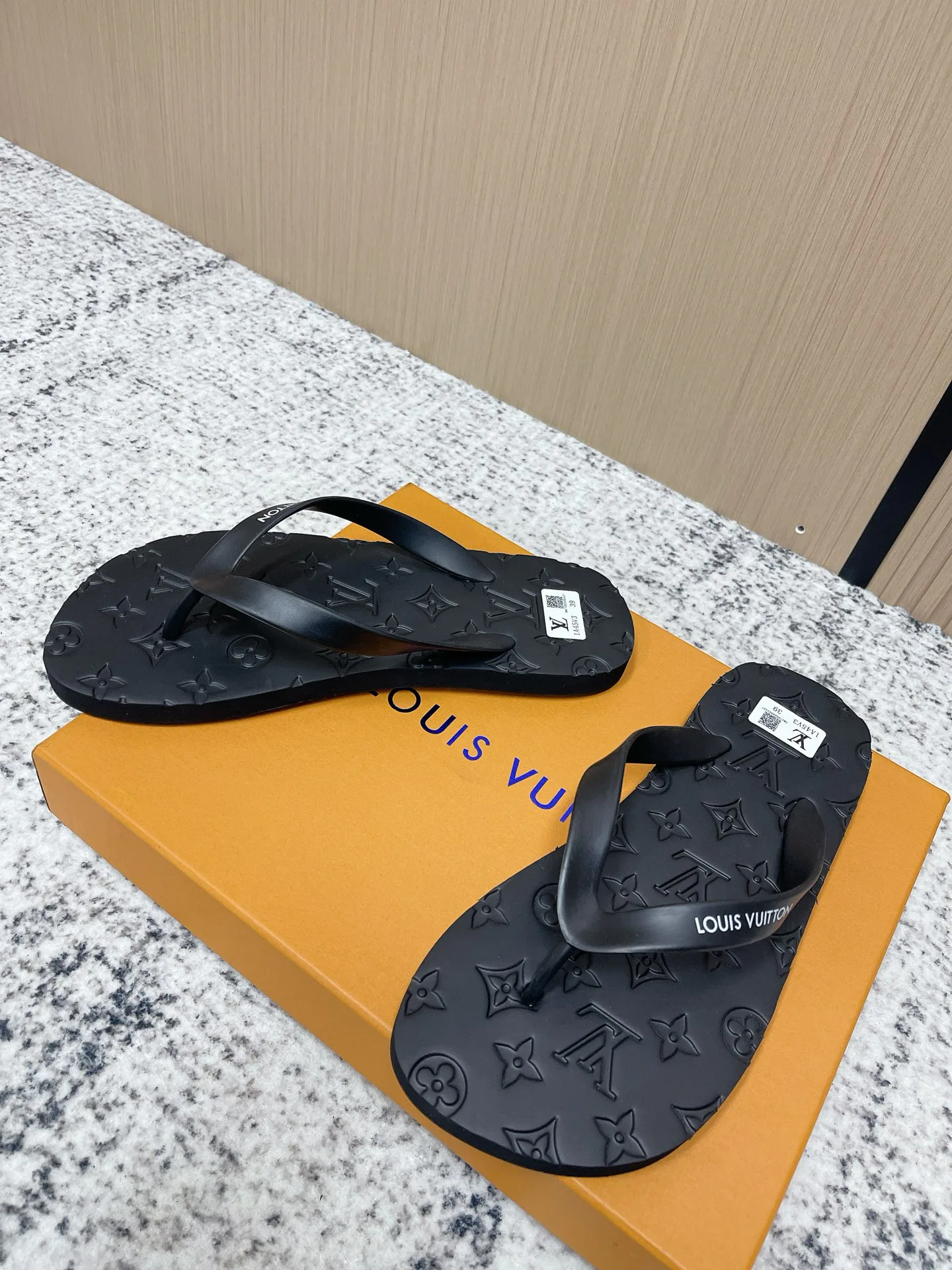 Шлепанцы Мужские Louis Vuitton 11802135