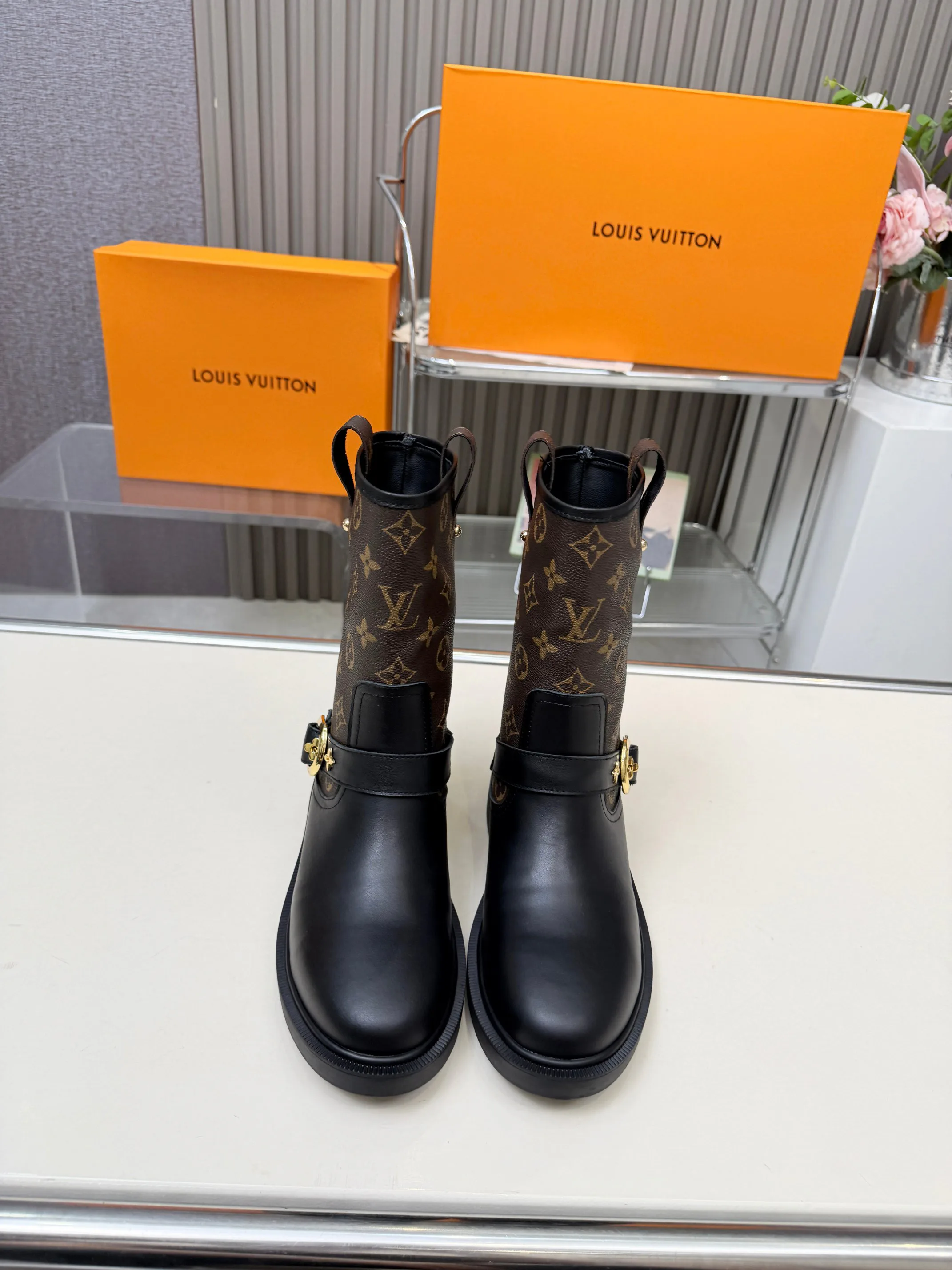 Ботинки Женские Louis Vuitton 18279809