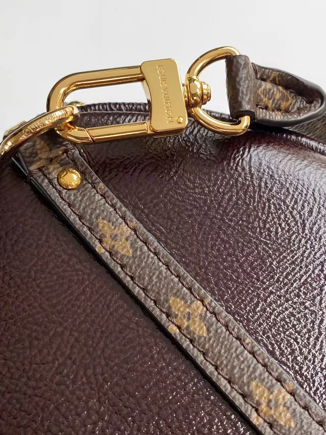 Классические Сумки Женские Louis Vuitton 17813548