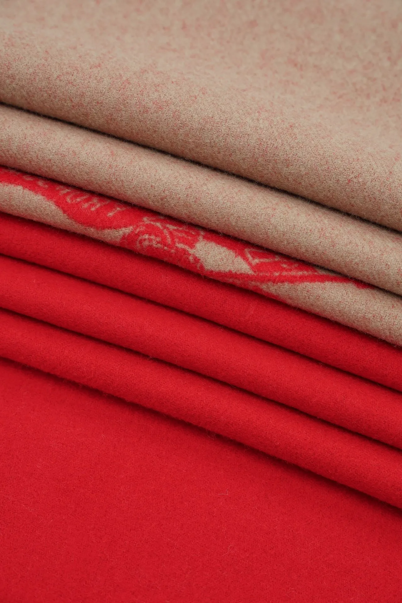 Шарфы Burberry 18287758