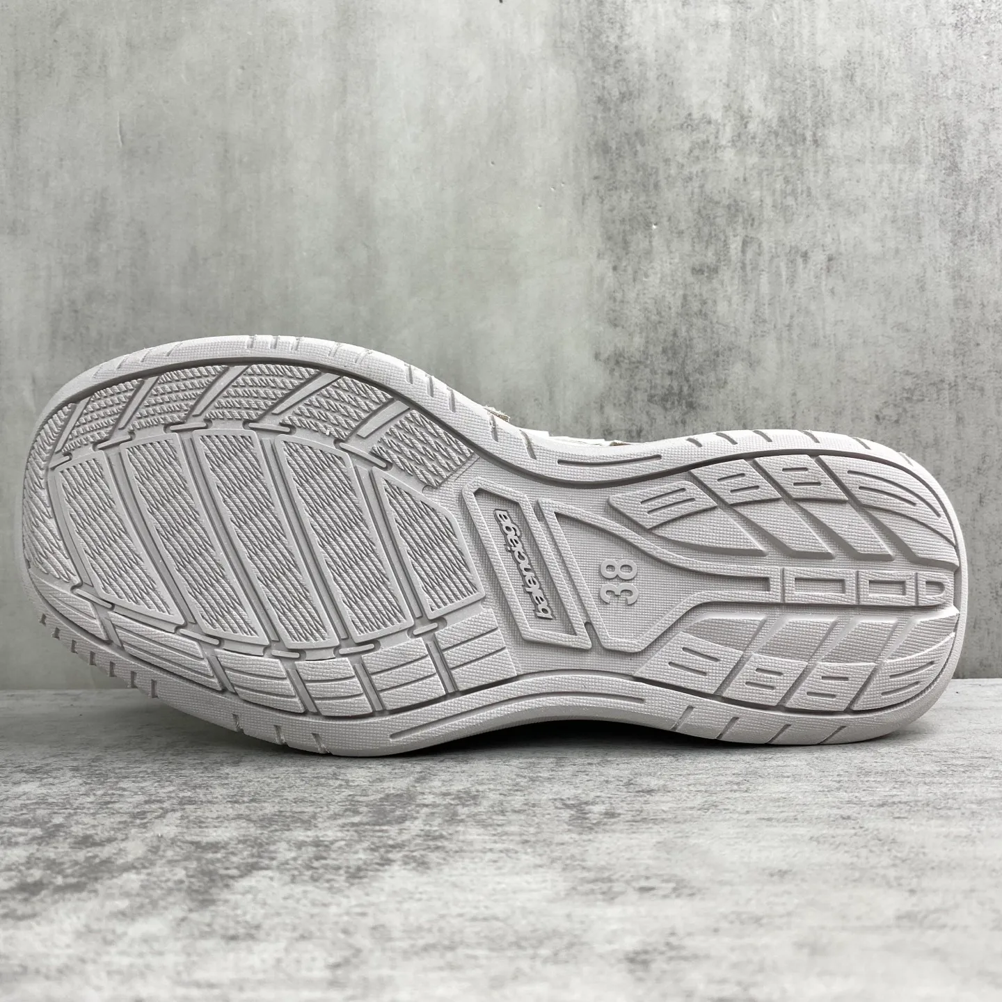 Кроссовки Женские Balenciaga 110618