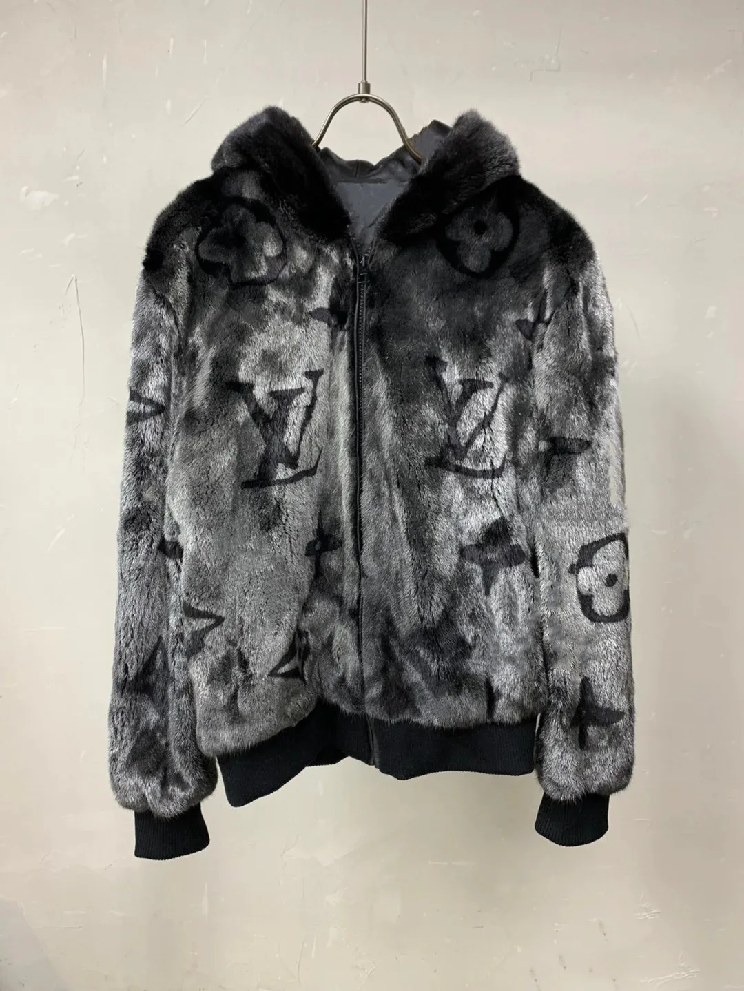 Шубы Женские Louis Vuitton 1065936