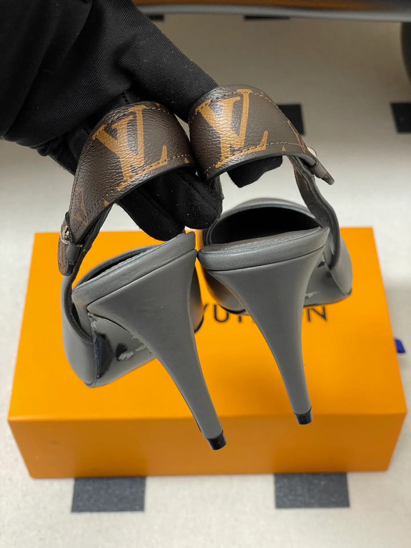 Туфли Женские Louis Vuitton 668701
