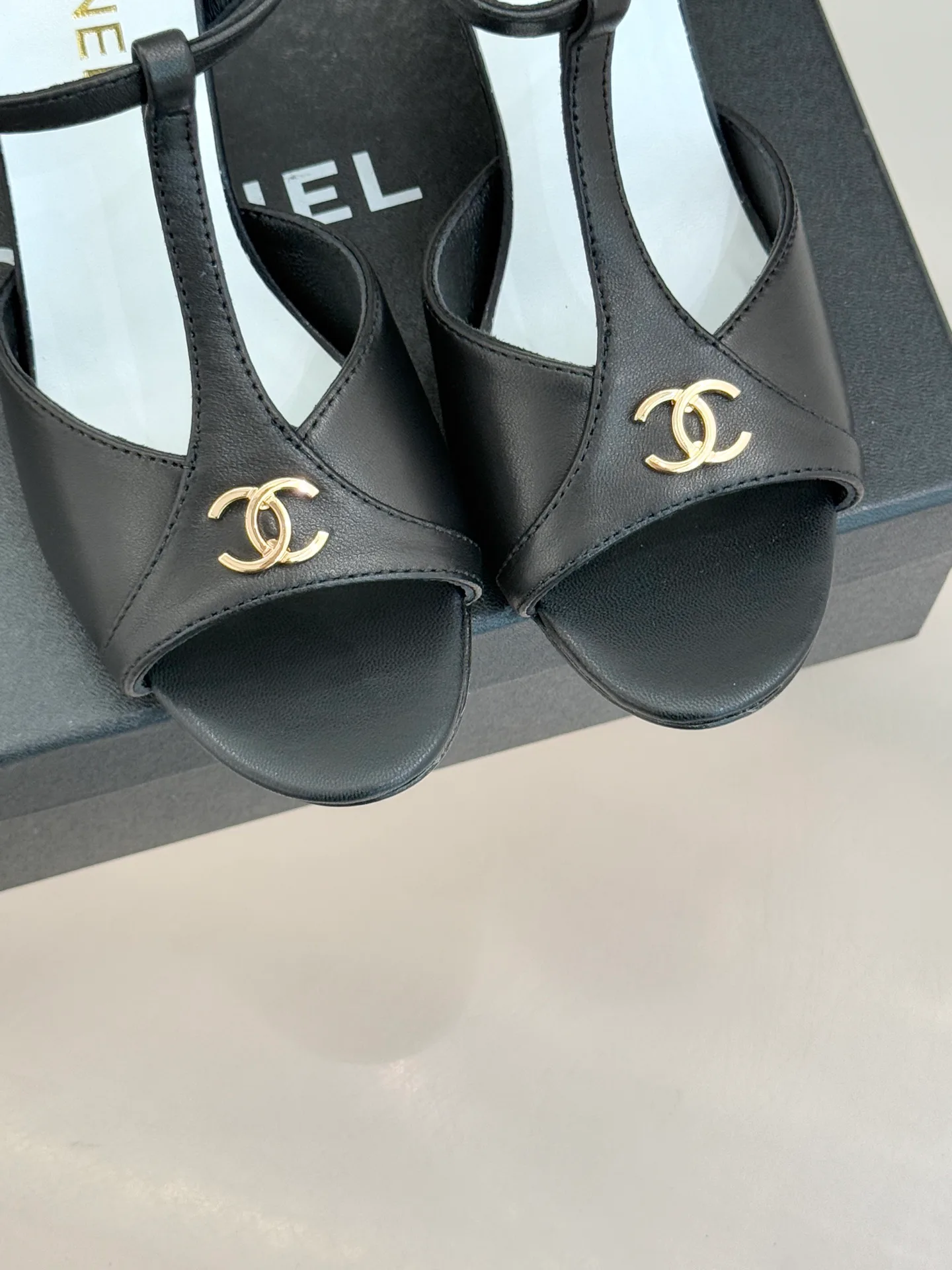 Босоножки Женские Chanel 11167402