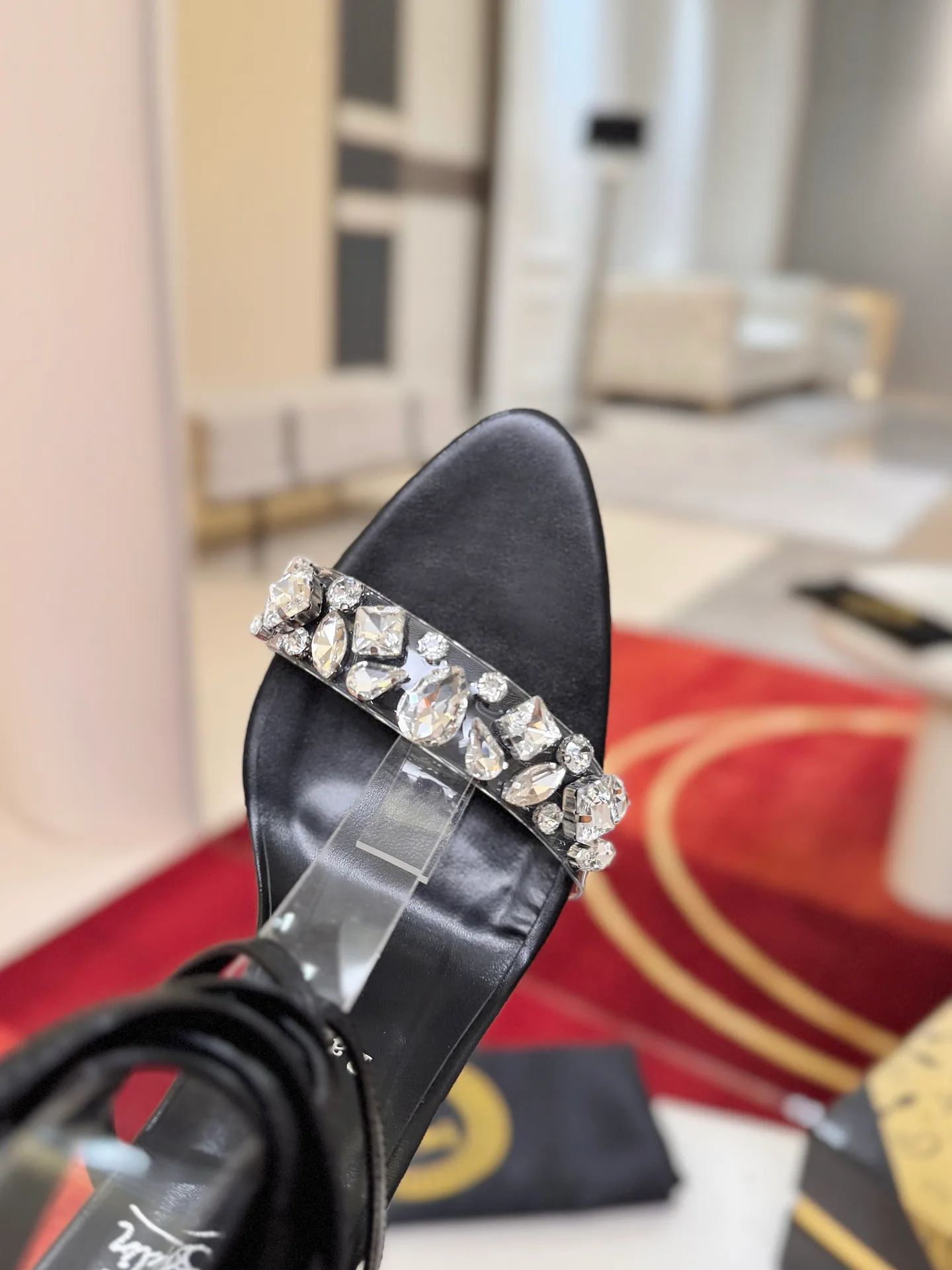 Босоножки Женские Christian Louboutin 19401991