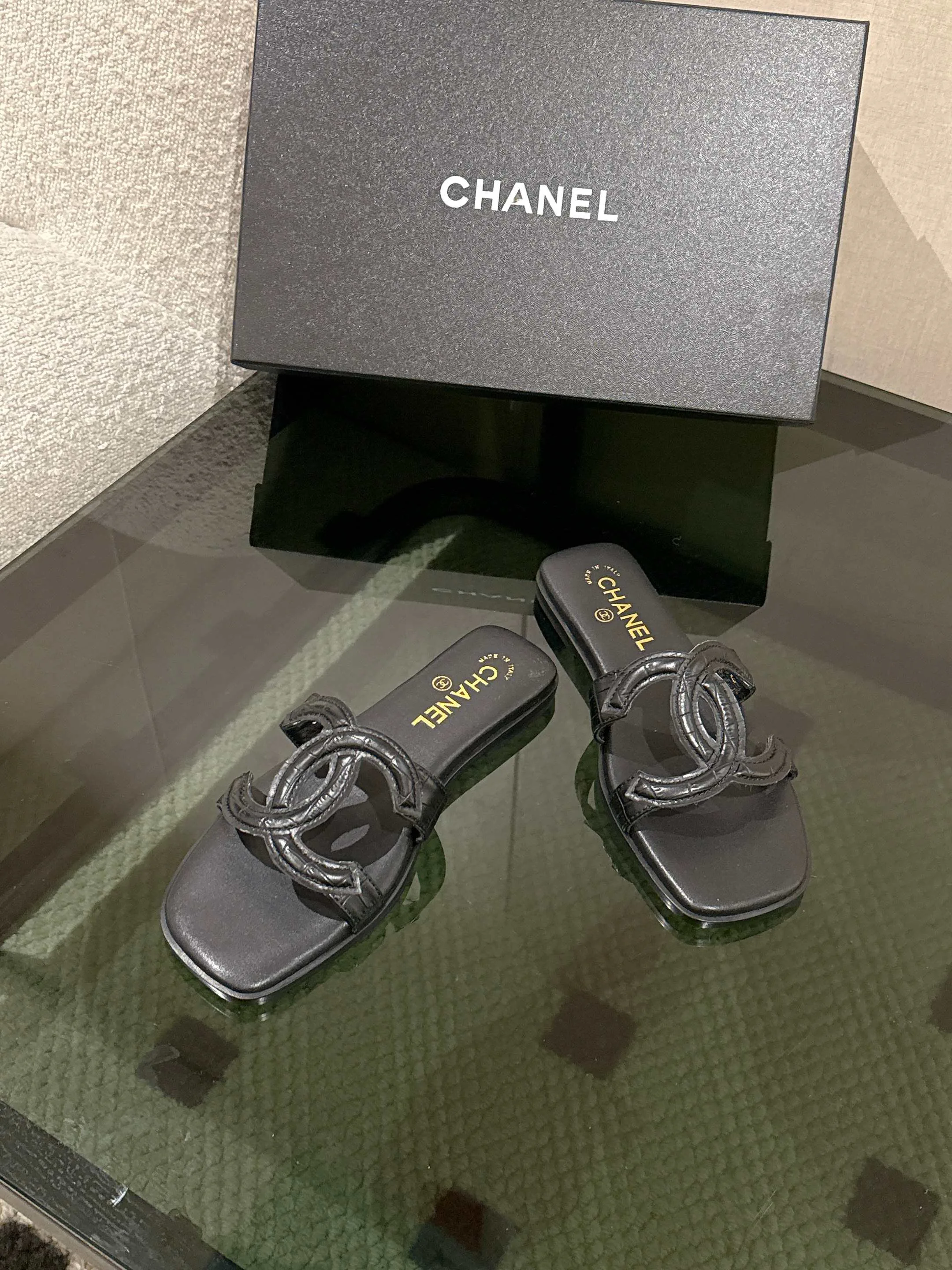 Шлепанцы Женские Chanel 11678189