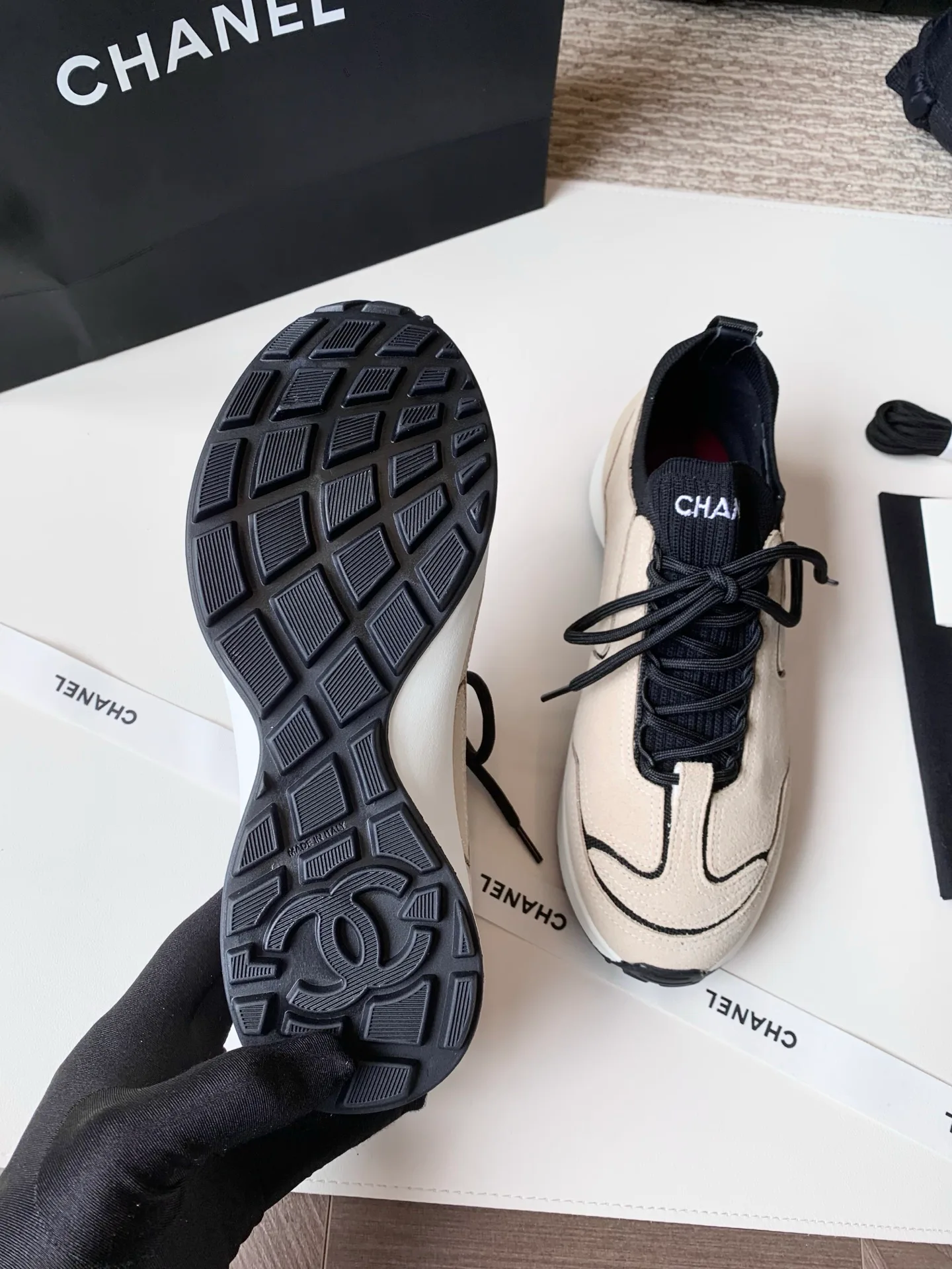 Кроссовки Женские Chanel 17990425