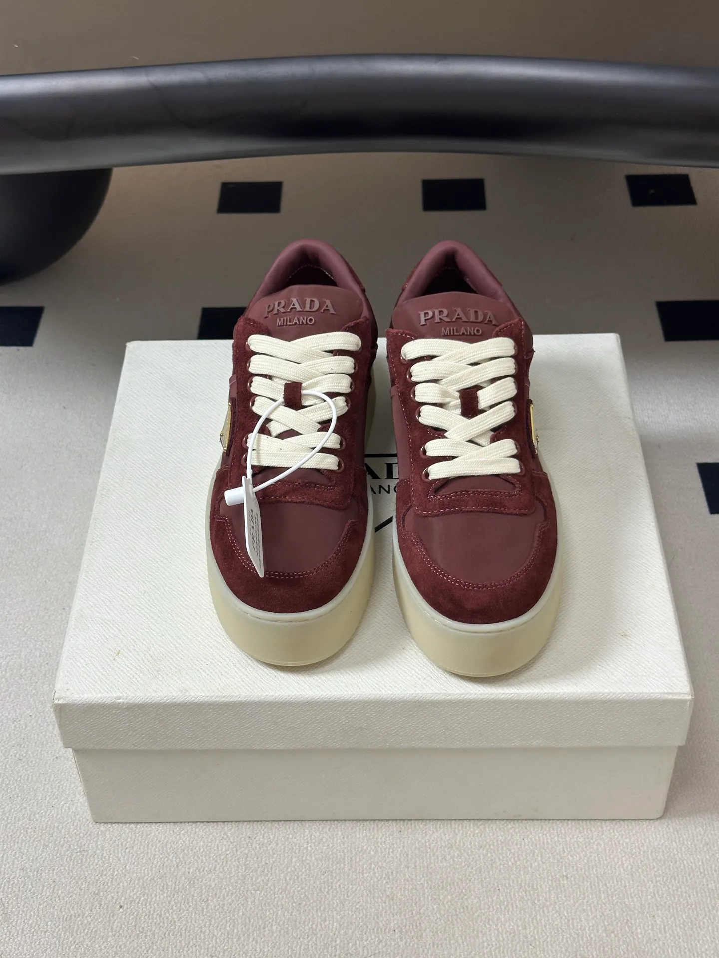 Кроссовки Женские Prada 18041556