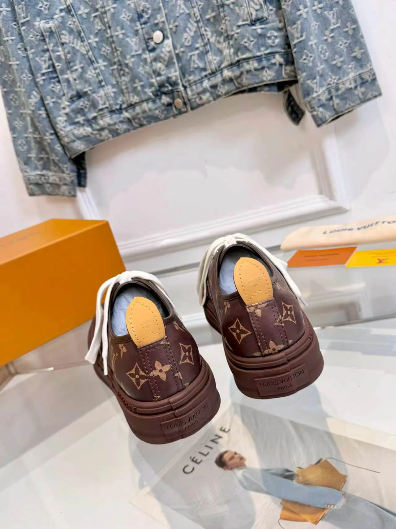 Кроссовки Женские Louis Vuitton 19526550