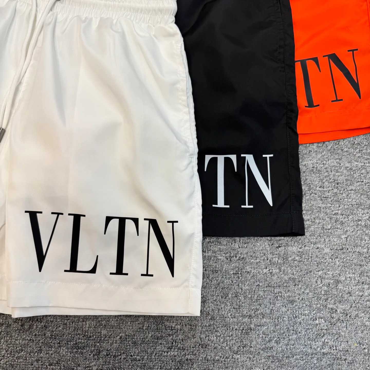 Шорты Женские Valentino 14602