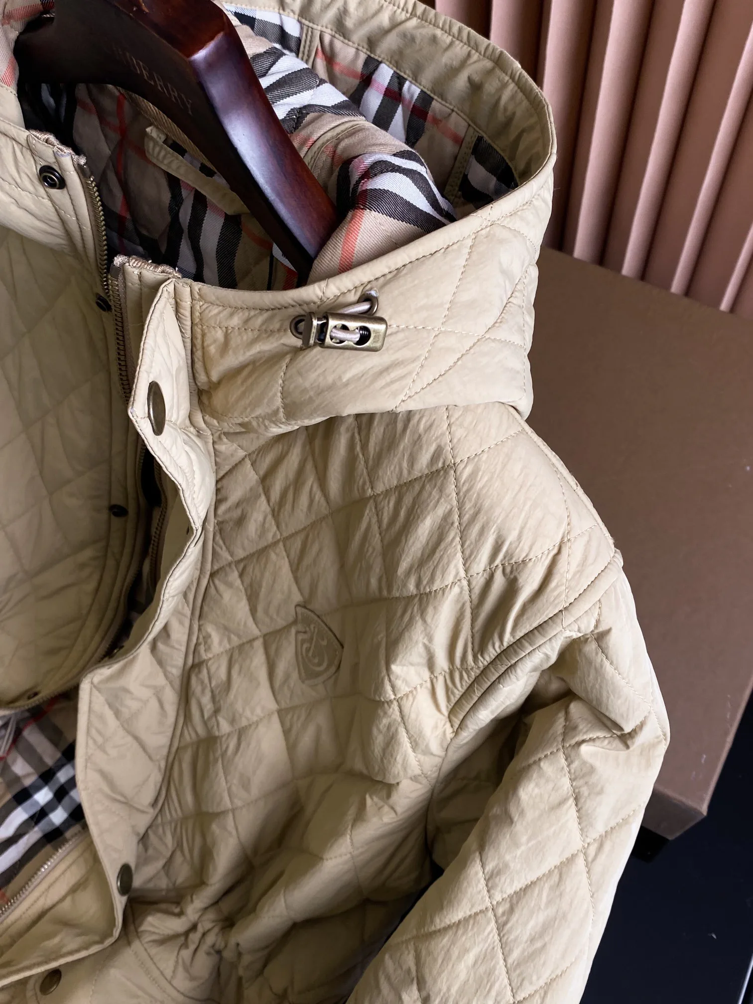 Куртки И Пуховики Женские Burberry 18206350