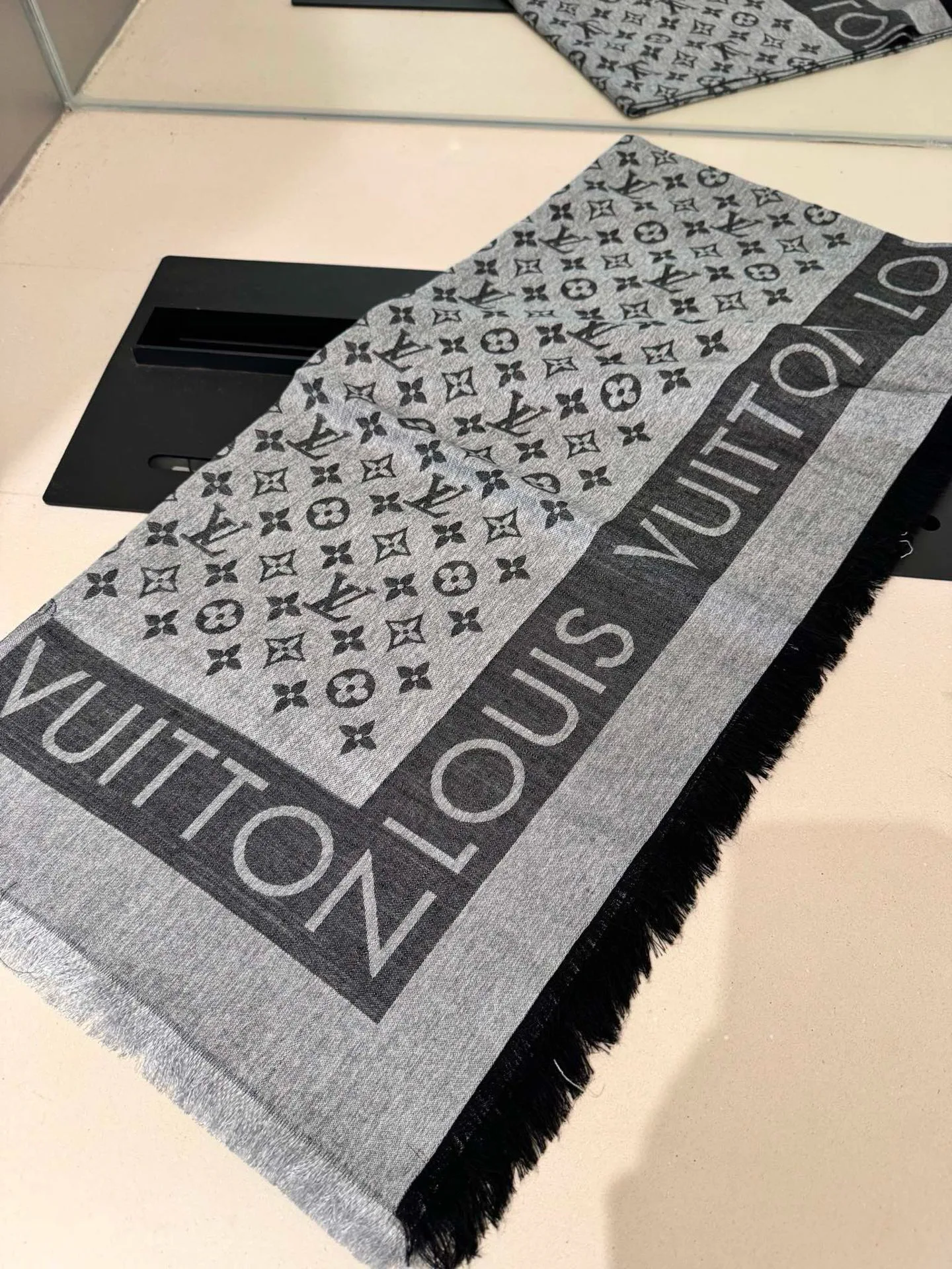 Шарфы Louis Vuitton 17837996