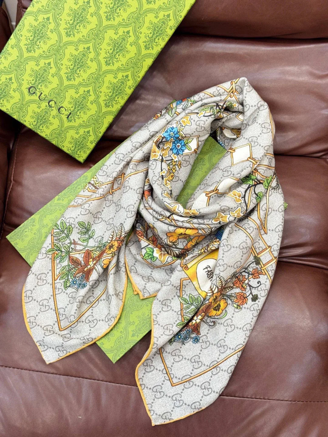 Платки Gucci 1338111