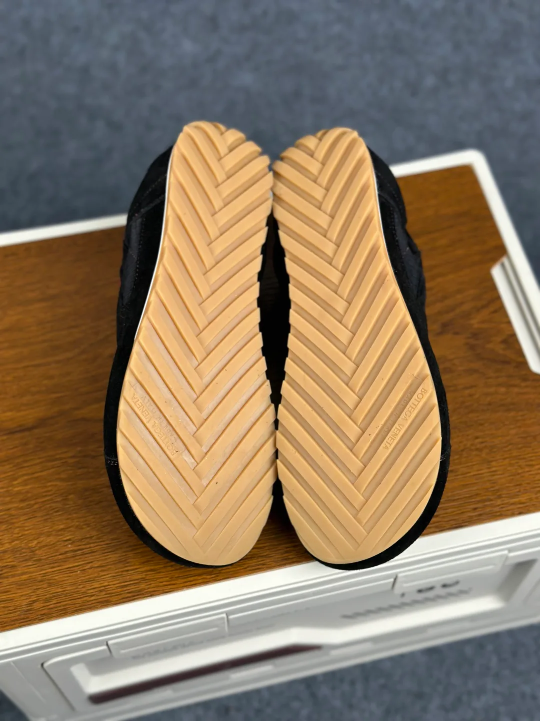 Кроссовки Женские Bottega Veneta 11490489