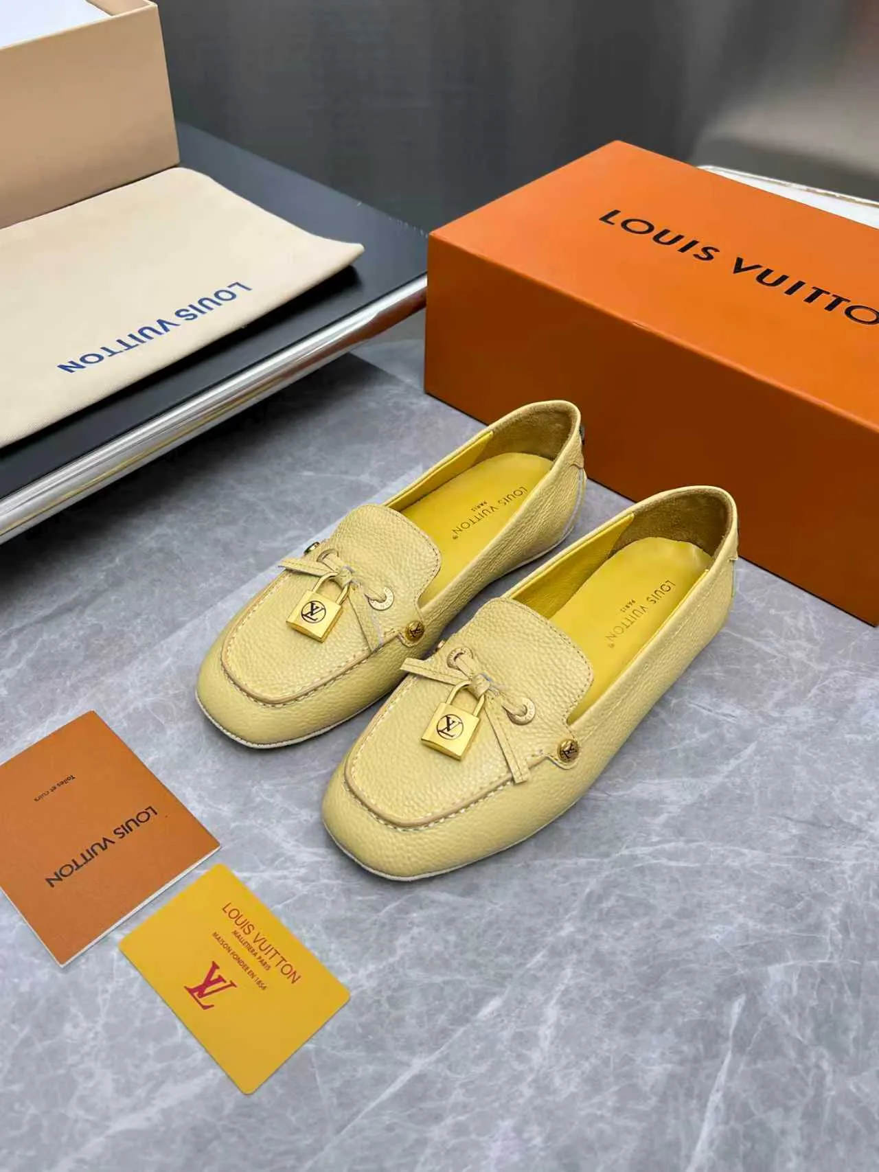 Туфли Женские Louis Vuitton 11149880