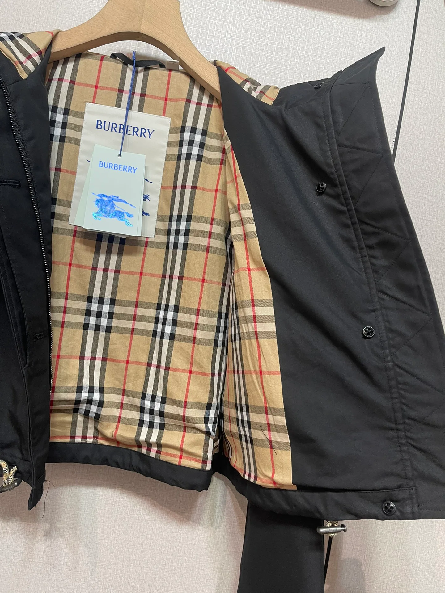 Куртки Женские Burberry Куртки Женские Burberry