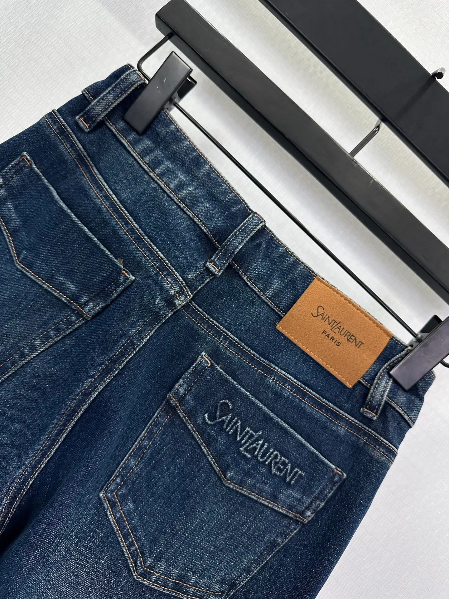 Джинсы Женские Saint Laurent 19445947
