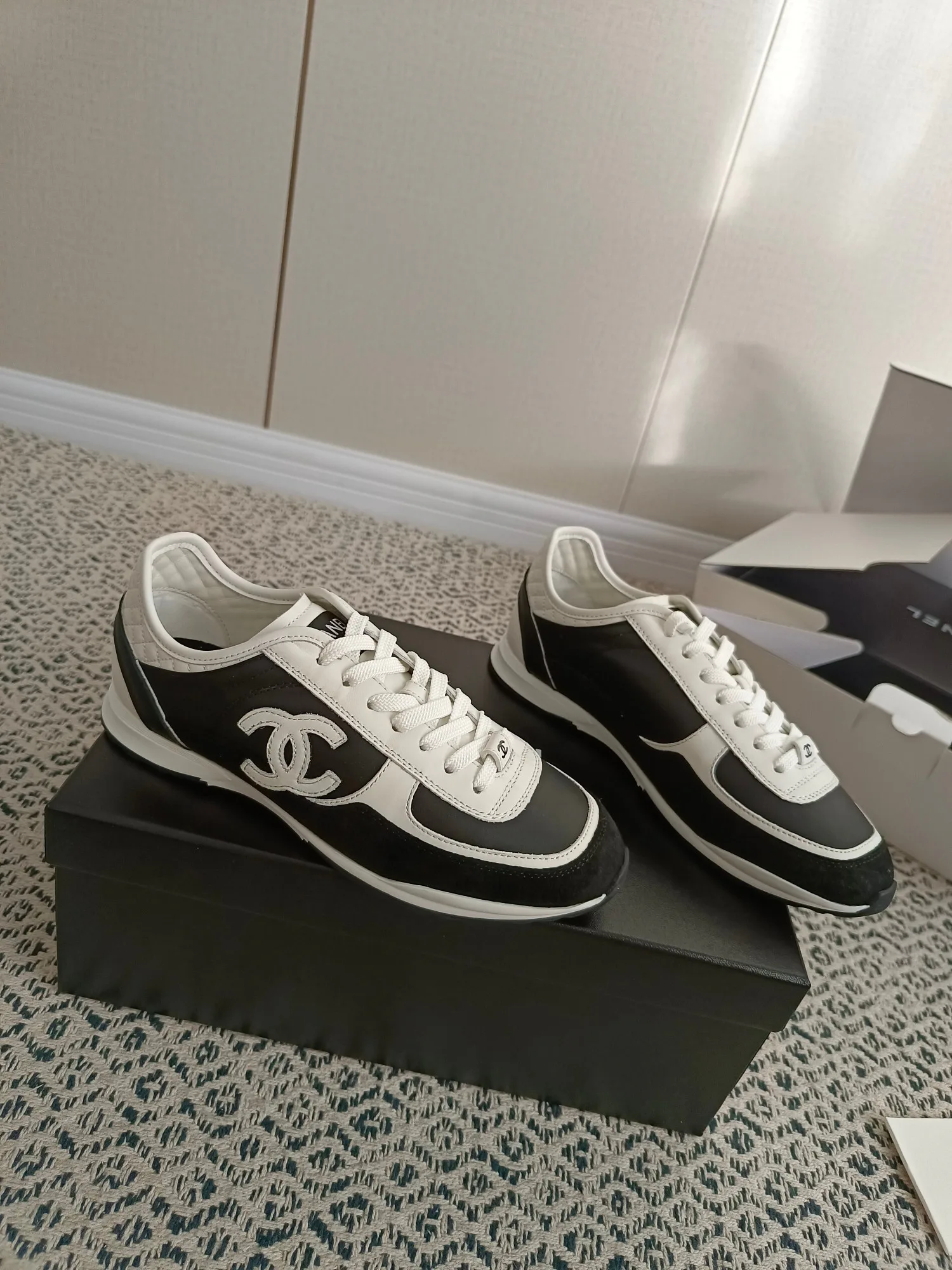 Кроссовки Женские Chanel 18274005