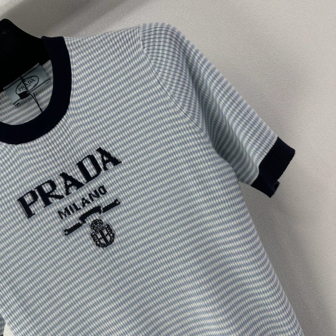 Футболки Женские Prada 13101449