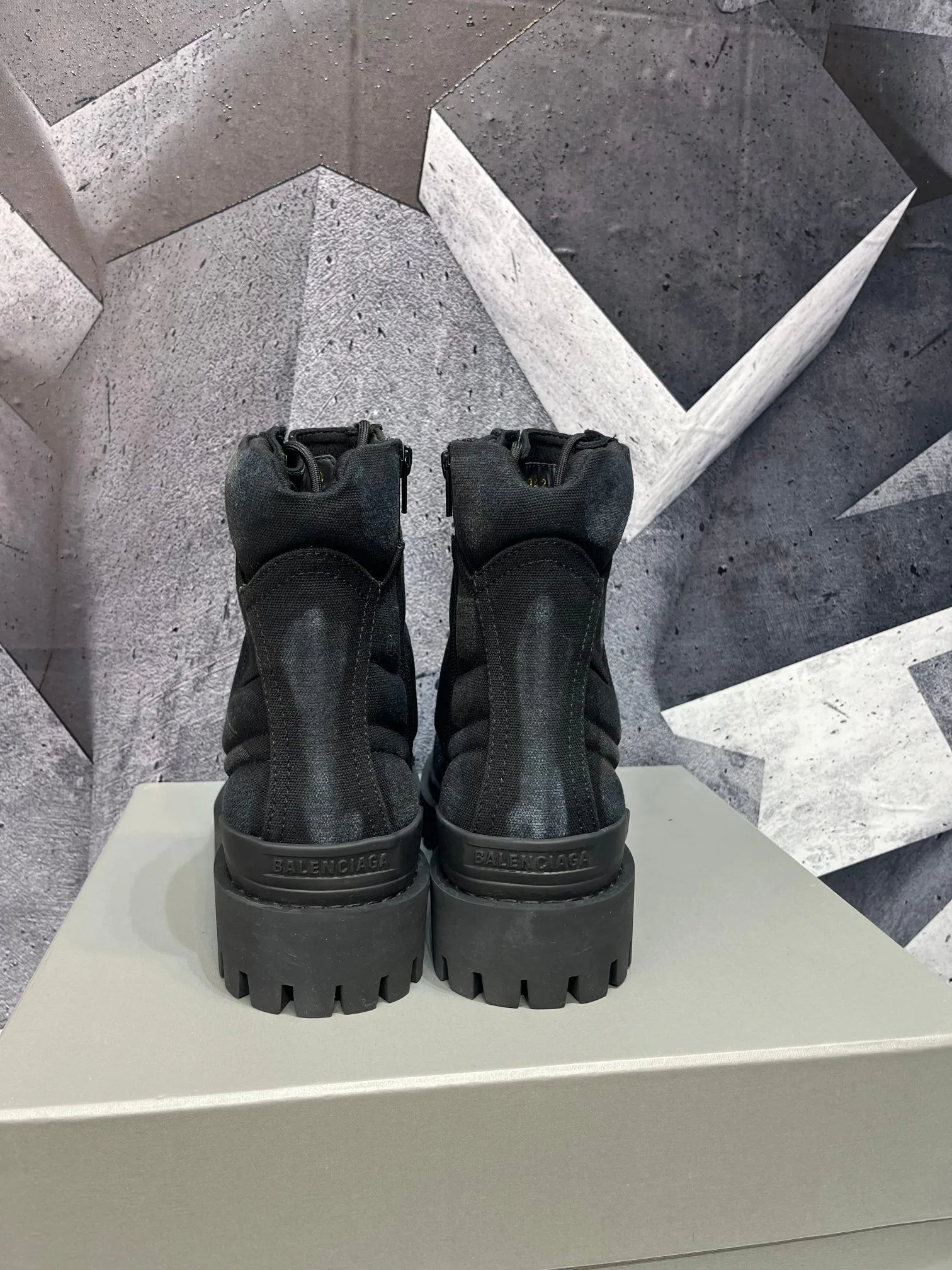 Ботинки Мужские Balenciaga 17962236