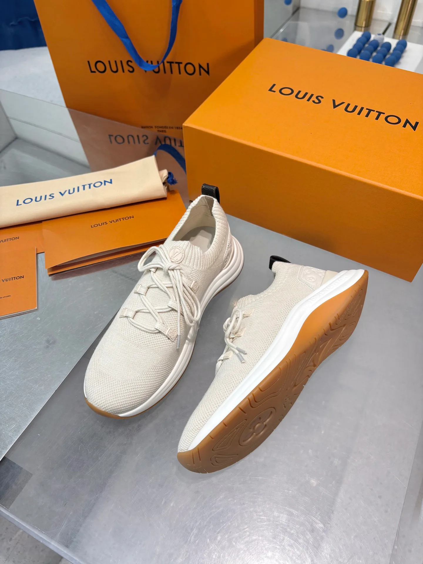 Кроссовки Женские Louis Vuitton 18055132