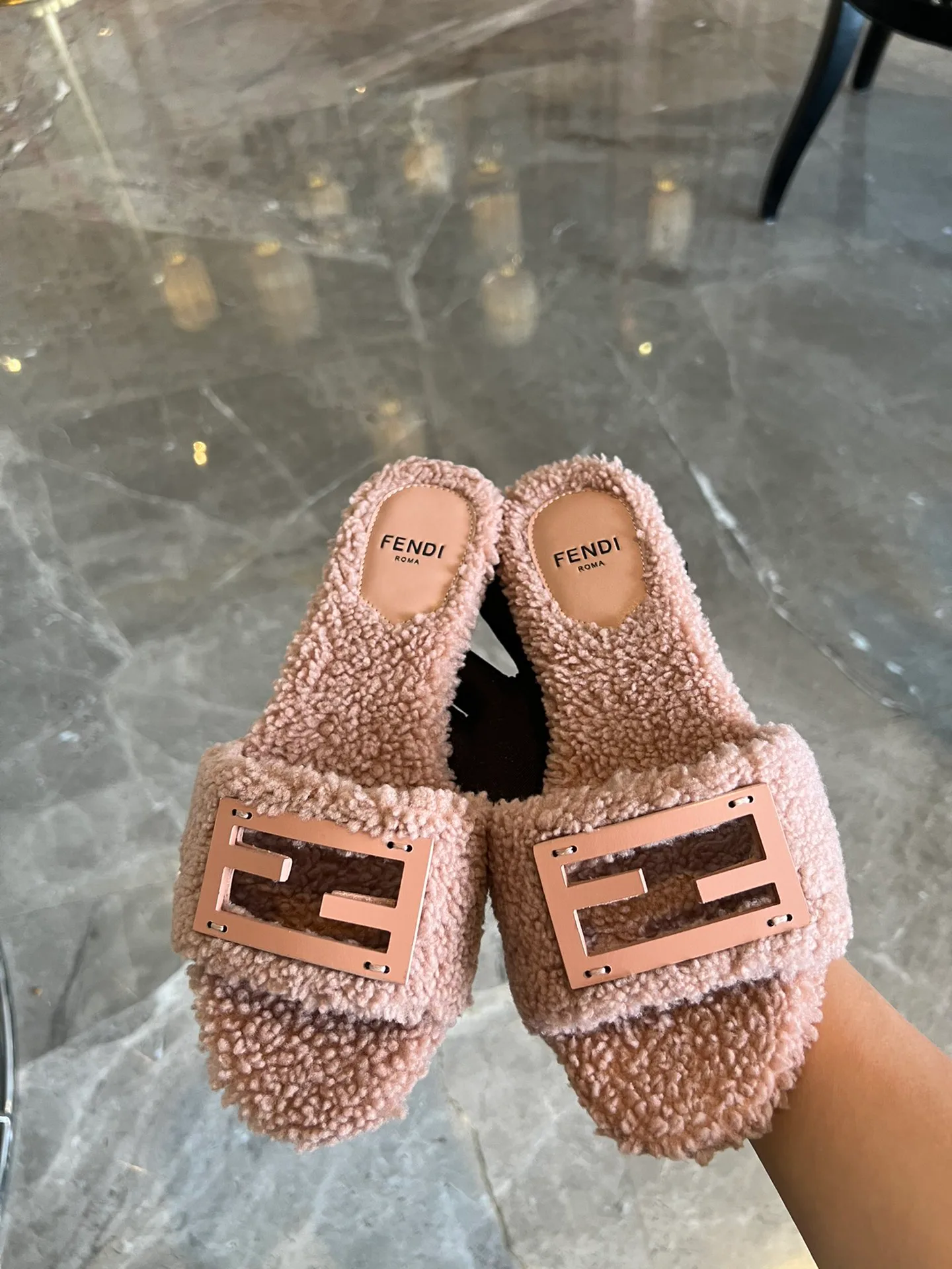 Тапочки Женские Fendi 353596