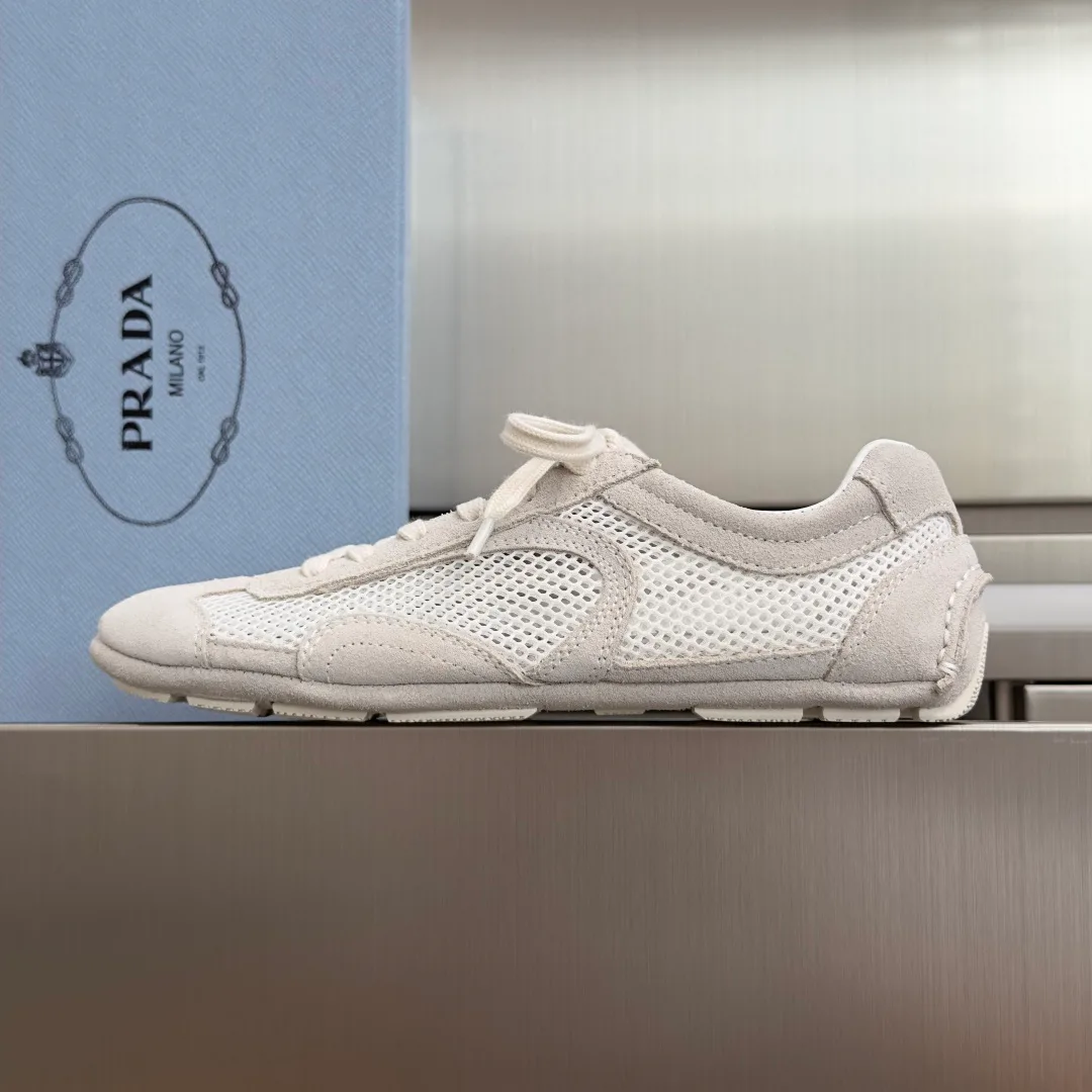 Кроссовки Женские Prada 11463165