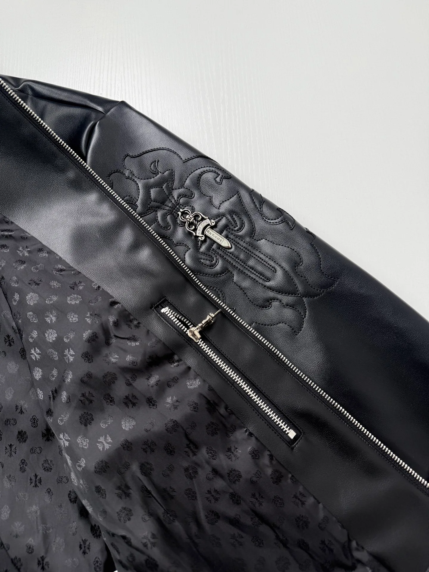 Кожаные Куртки И Дублёнки Мужские Chrome Hearts 17993314