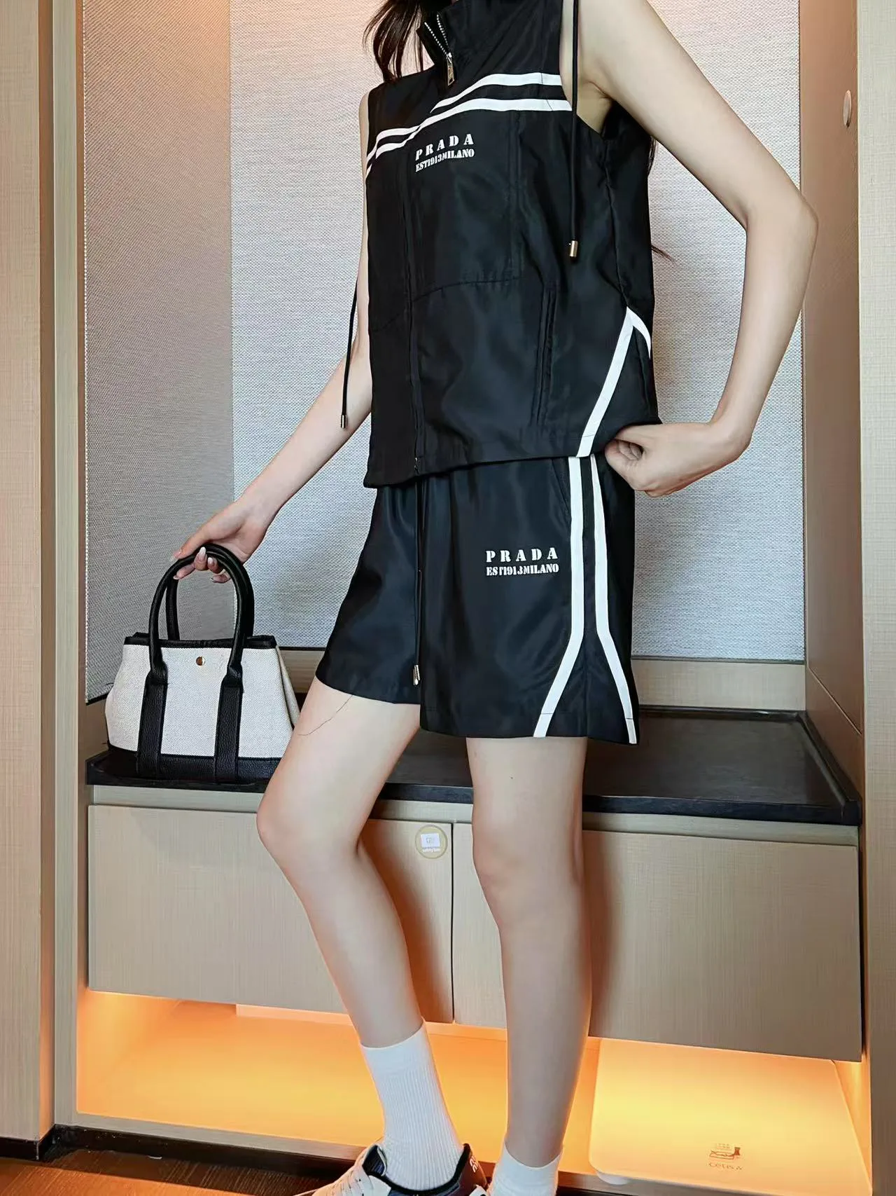 Жилеты Женские Prada 11618012