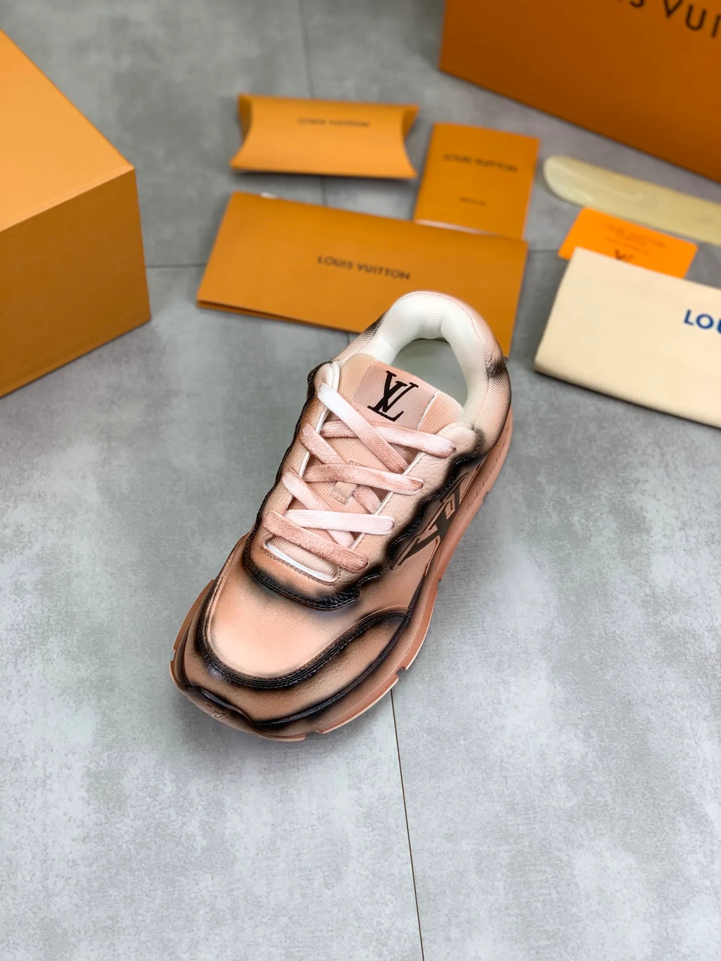 Кроссовки Женские Louis Vuitton 74006