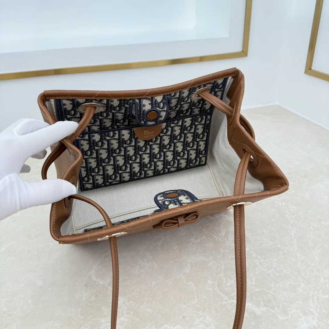 Классические Сумки Женские Christian Dior 18187880