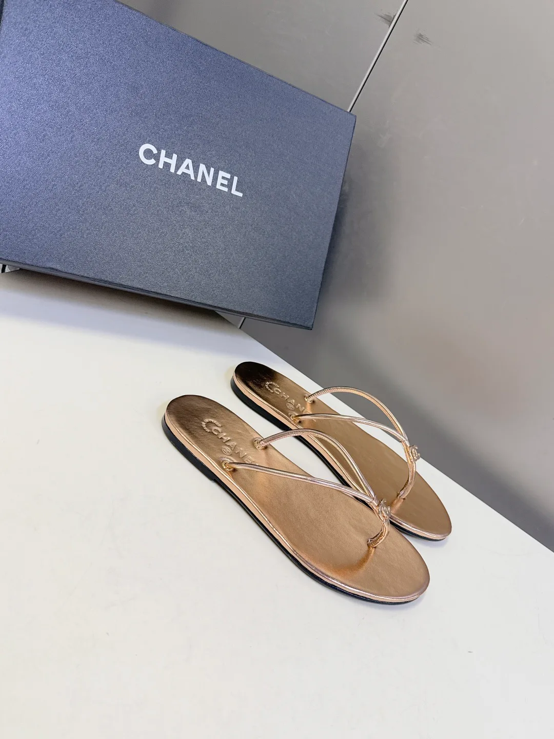 Шлепанцы Женские Chanel 11677231