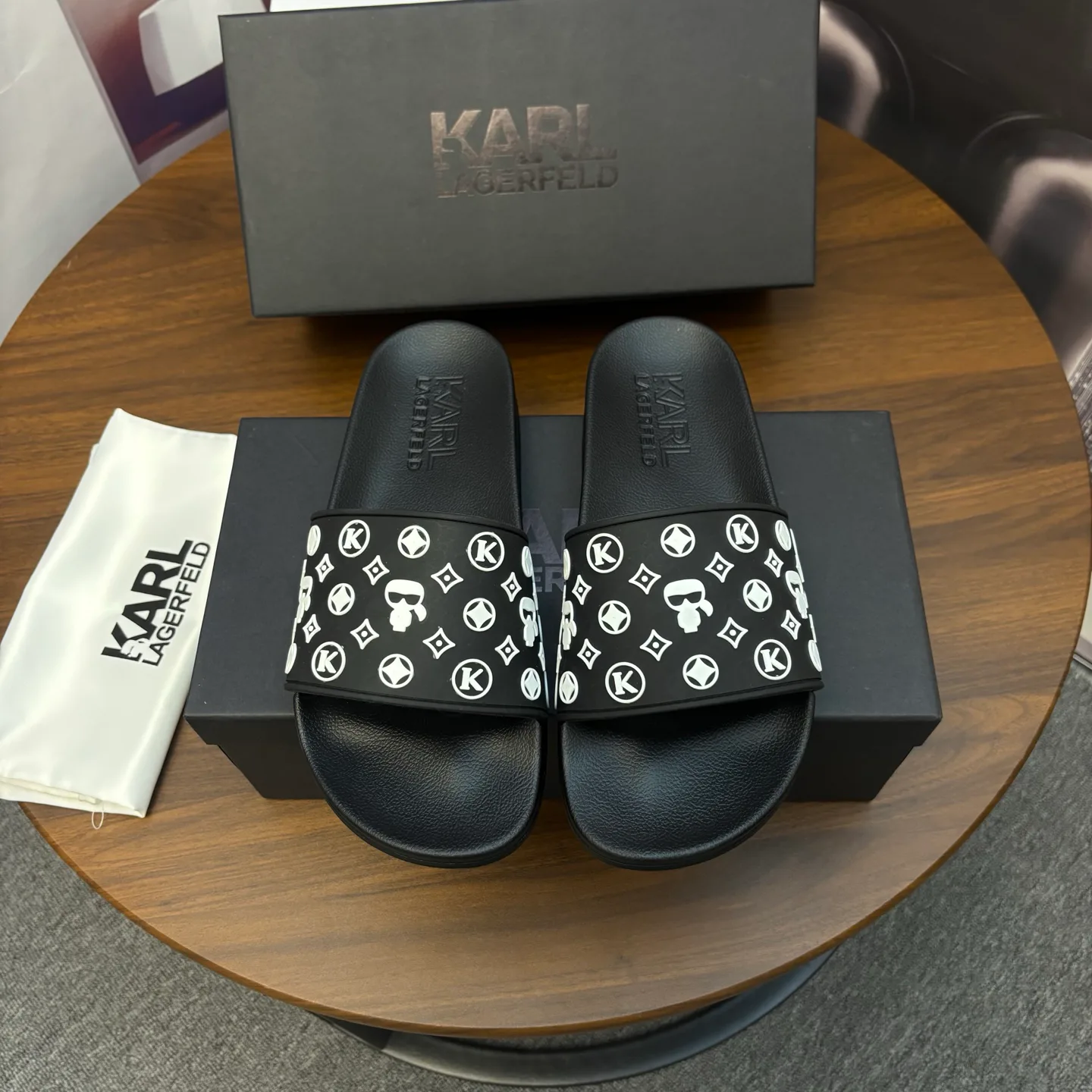 Шлепанцы Женские Karl Lagerfeld 11001532