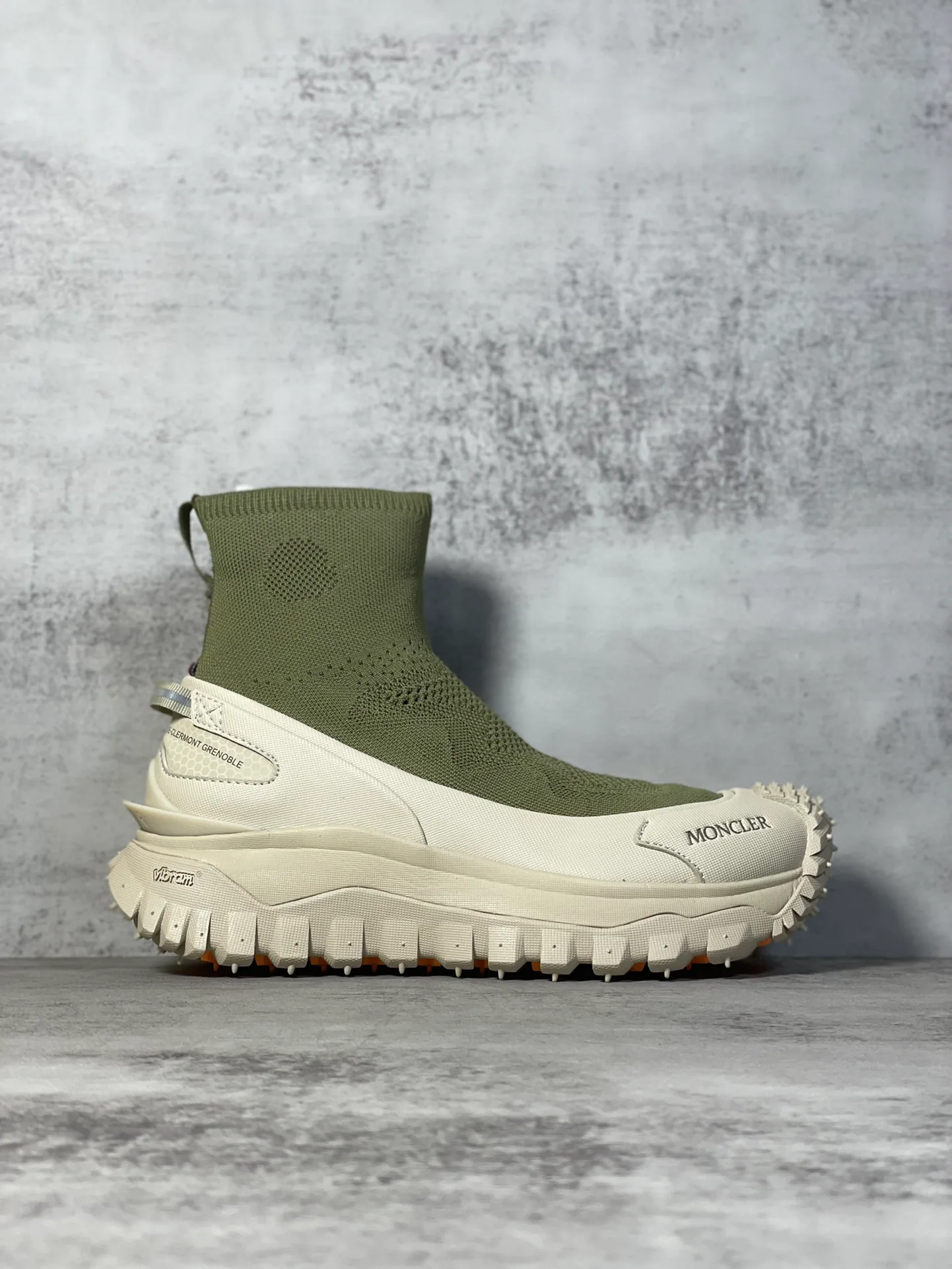Кроссовки Женские Moncler 18333208