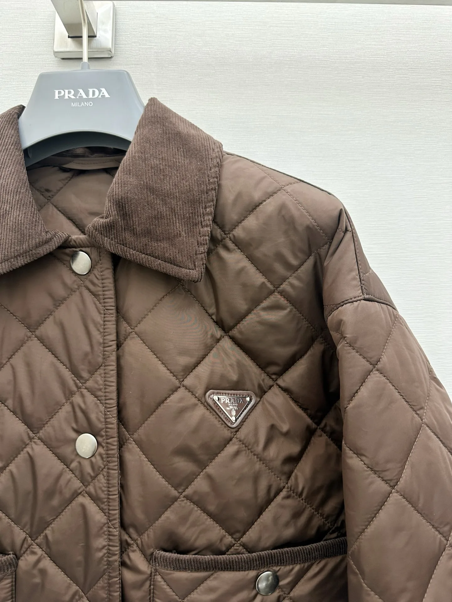 Куртки И Пуховики Женские Prada 17959874