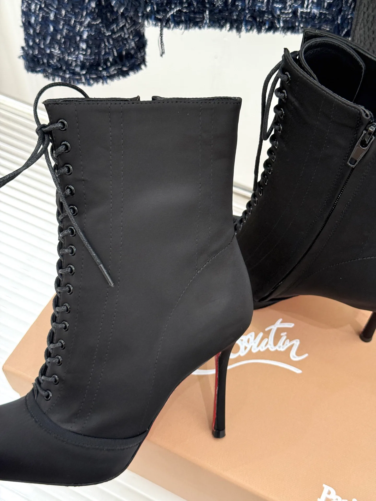 Ботильоны Женские Christian Louboutin 18575733