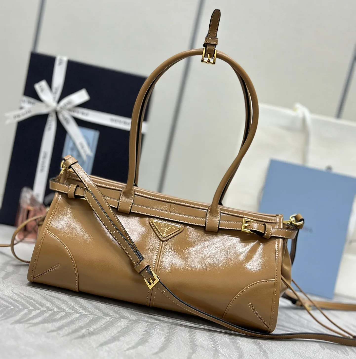 Классические Сумки Женские Prada 11462484