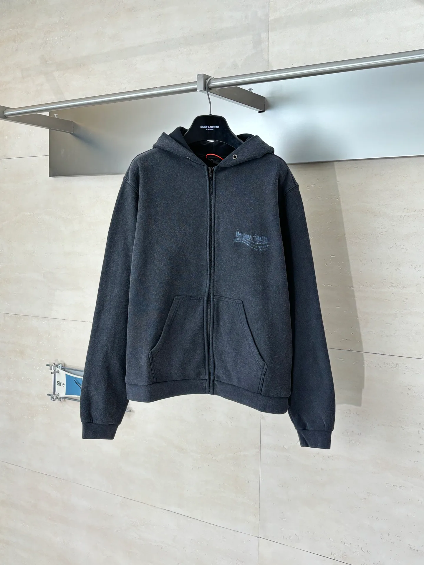 Куртки И Пуховики Женские Balenciaga 1493565