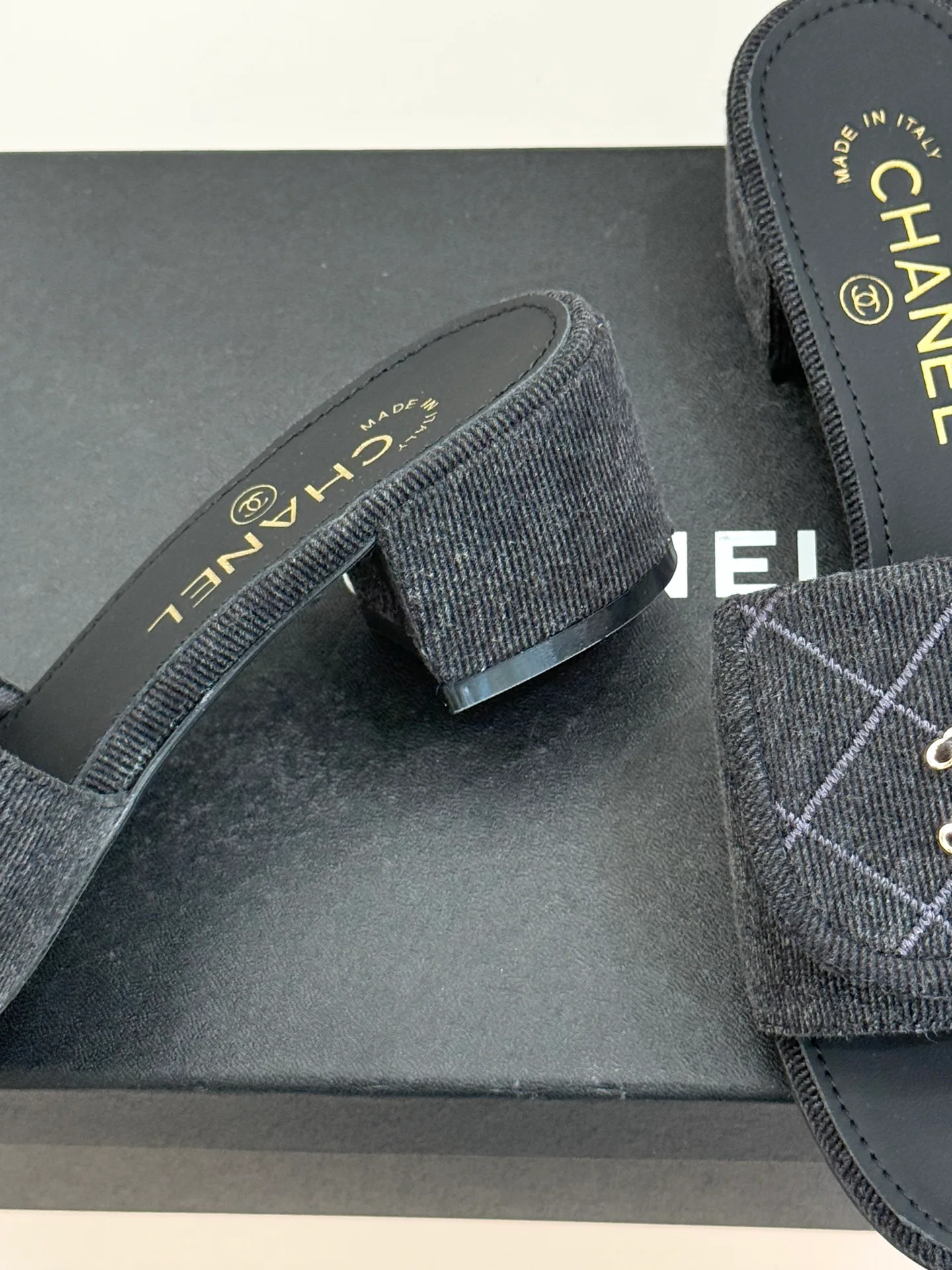 Шлепанцы Женские Chanel 9834978
