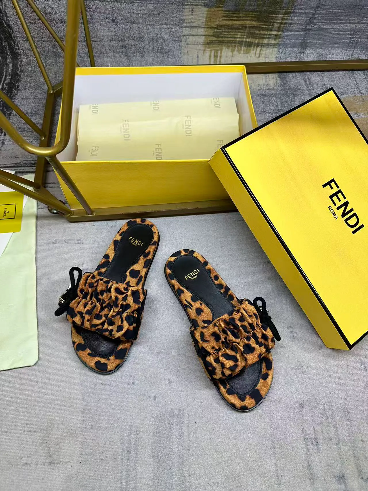 Сандалии Женские Fendi 11513190