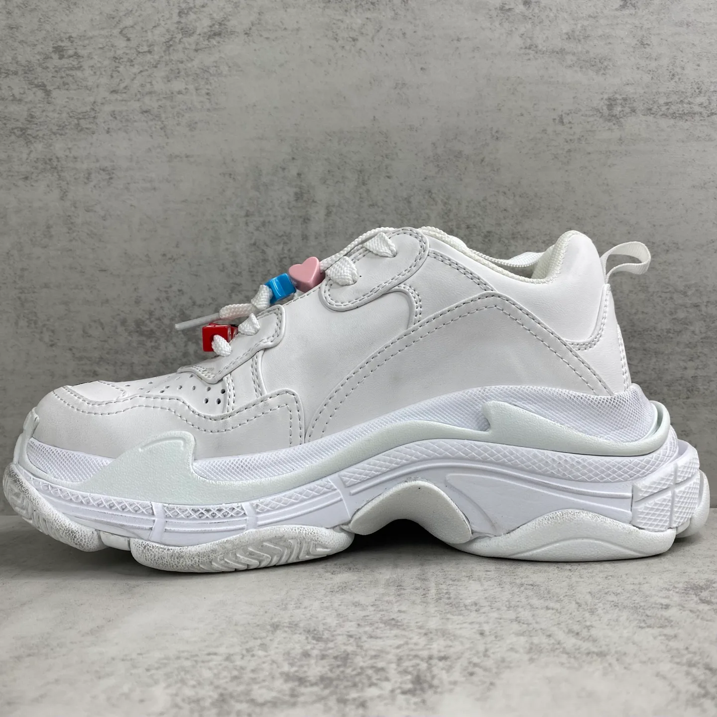 Кроссовки Женские Balenciaga 18686629
