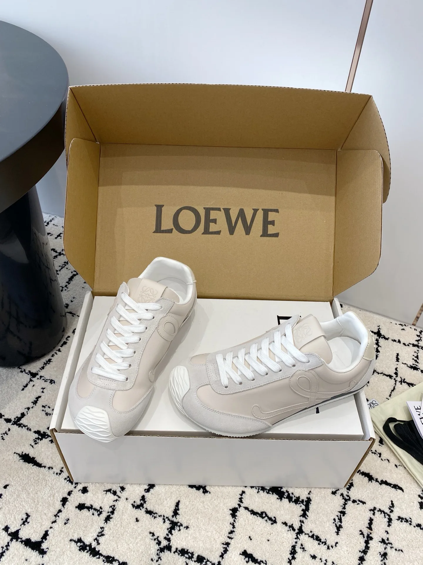 Кроссовки Женские Loewe 18268853