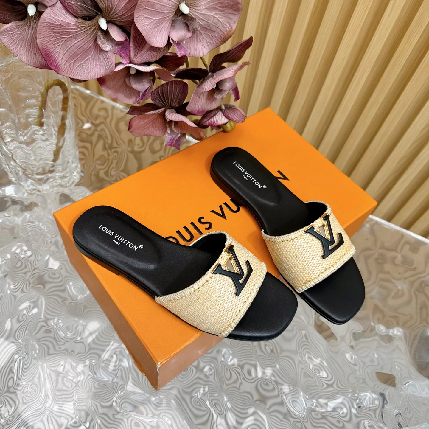 Шлепанцы Женские Louis Vuitton 629241