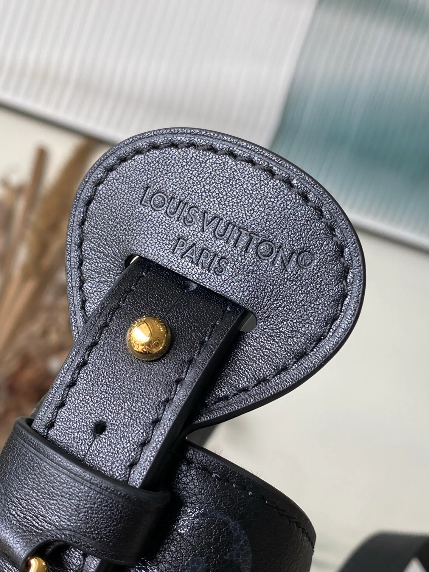 Классические Сумки Женские Louis Vuitton 18240363