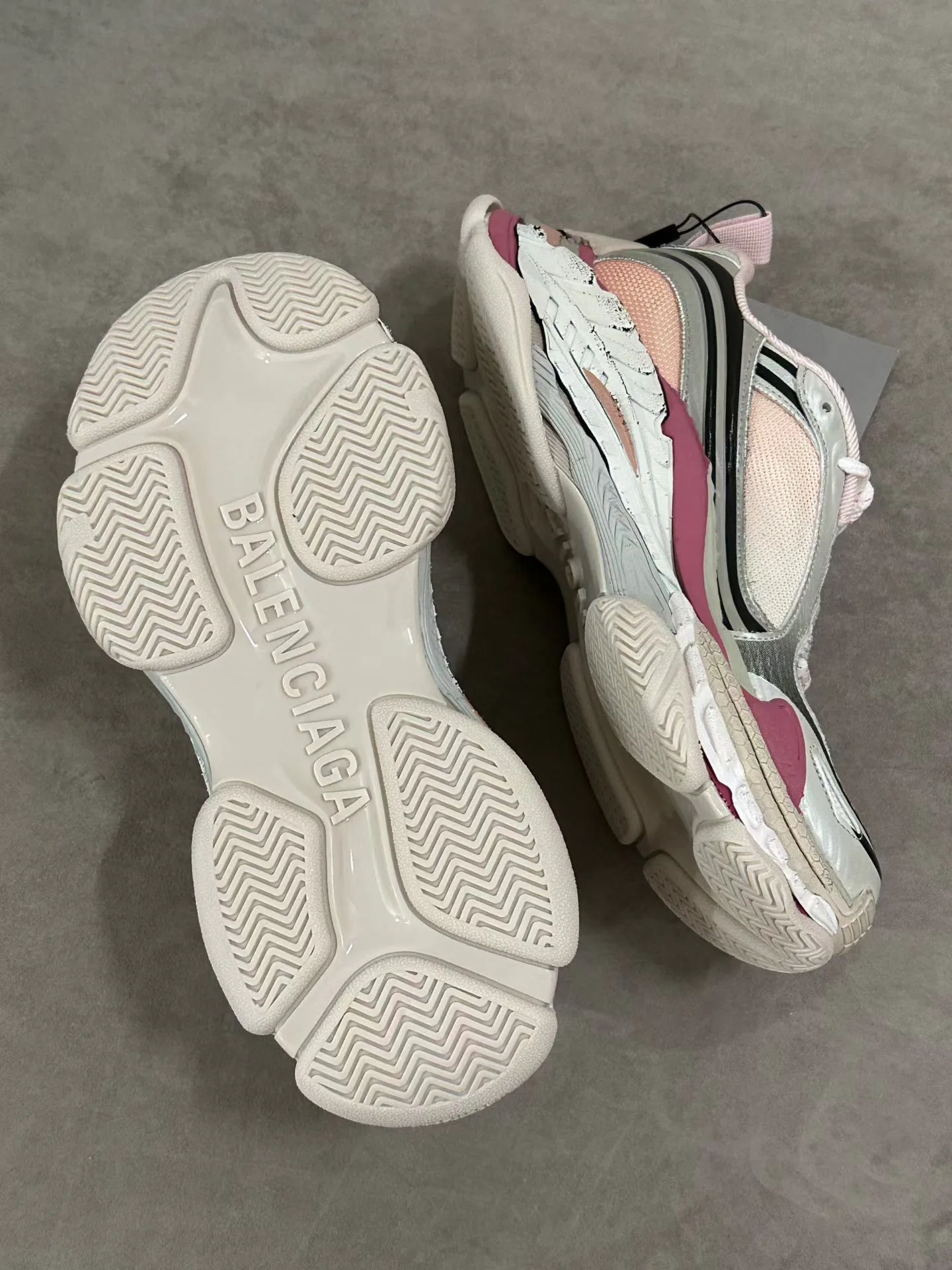 Кроссовки Женские Balenciaga 18744010