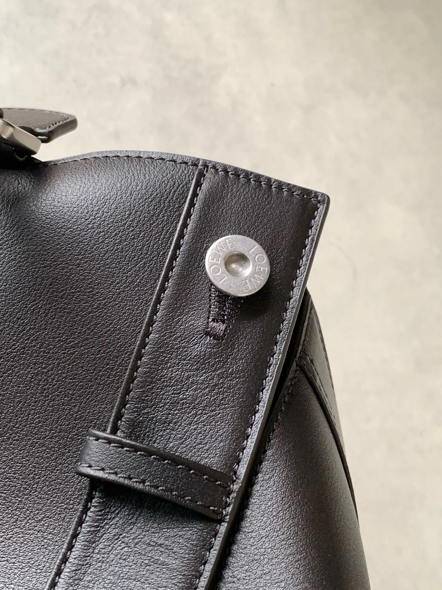 Классические Сумки Женские Loewe 17220996
