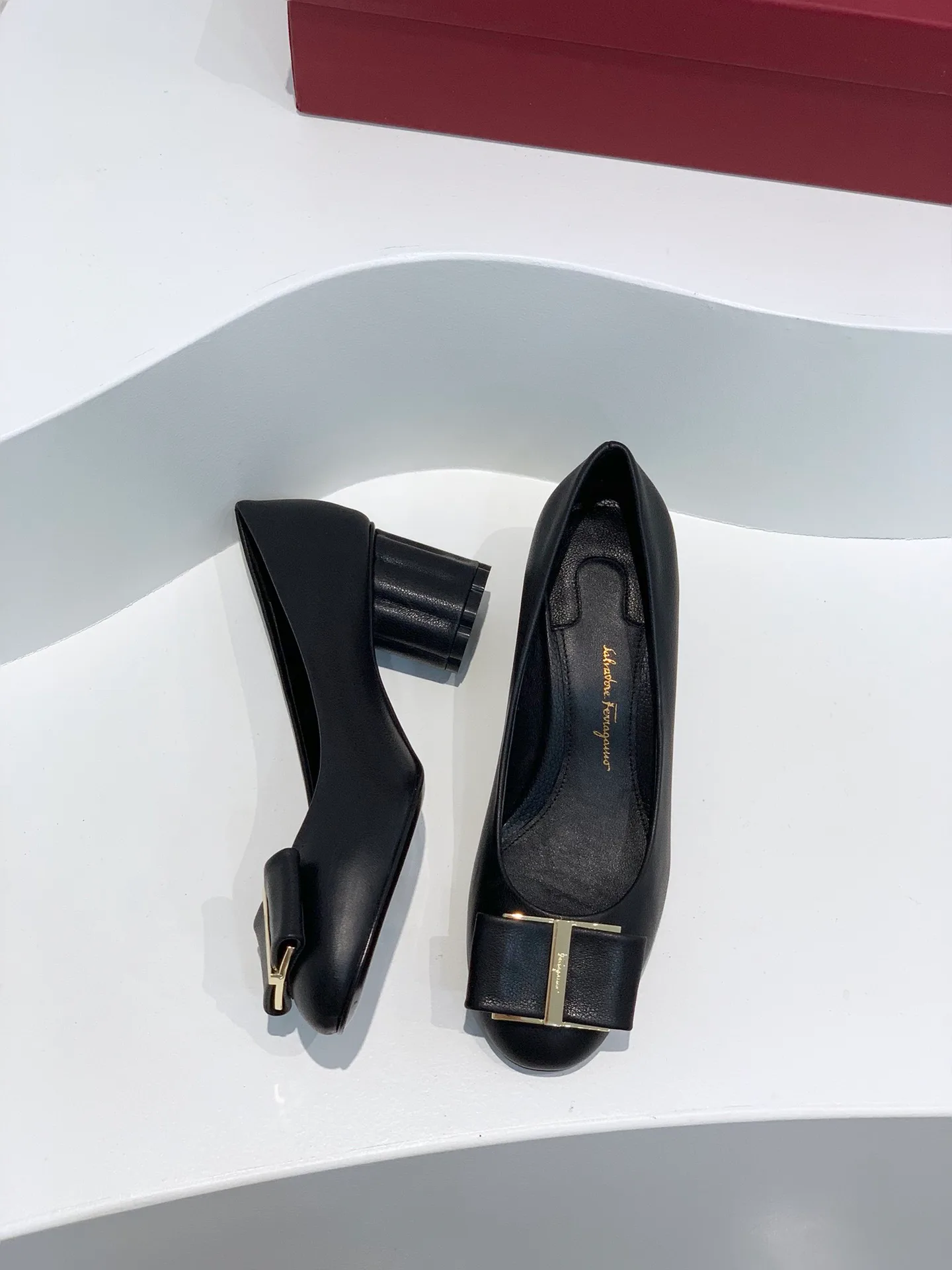 Туфли Женские Salvatore Ferragamo 11675502