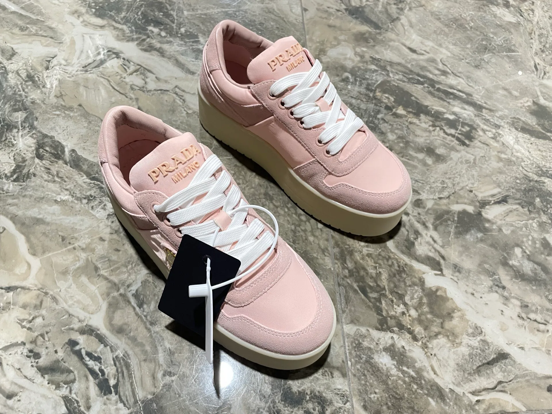 Кроссовки Женские Prada 9833776