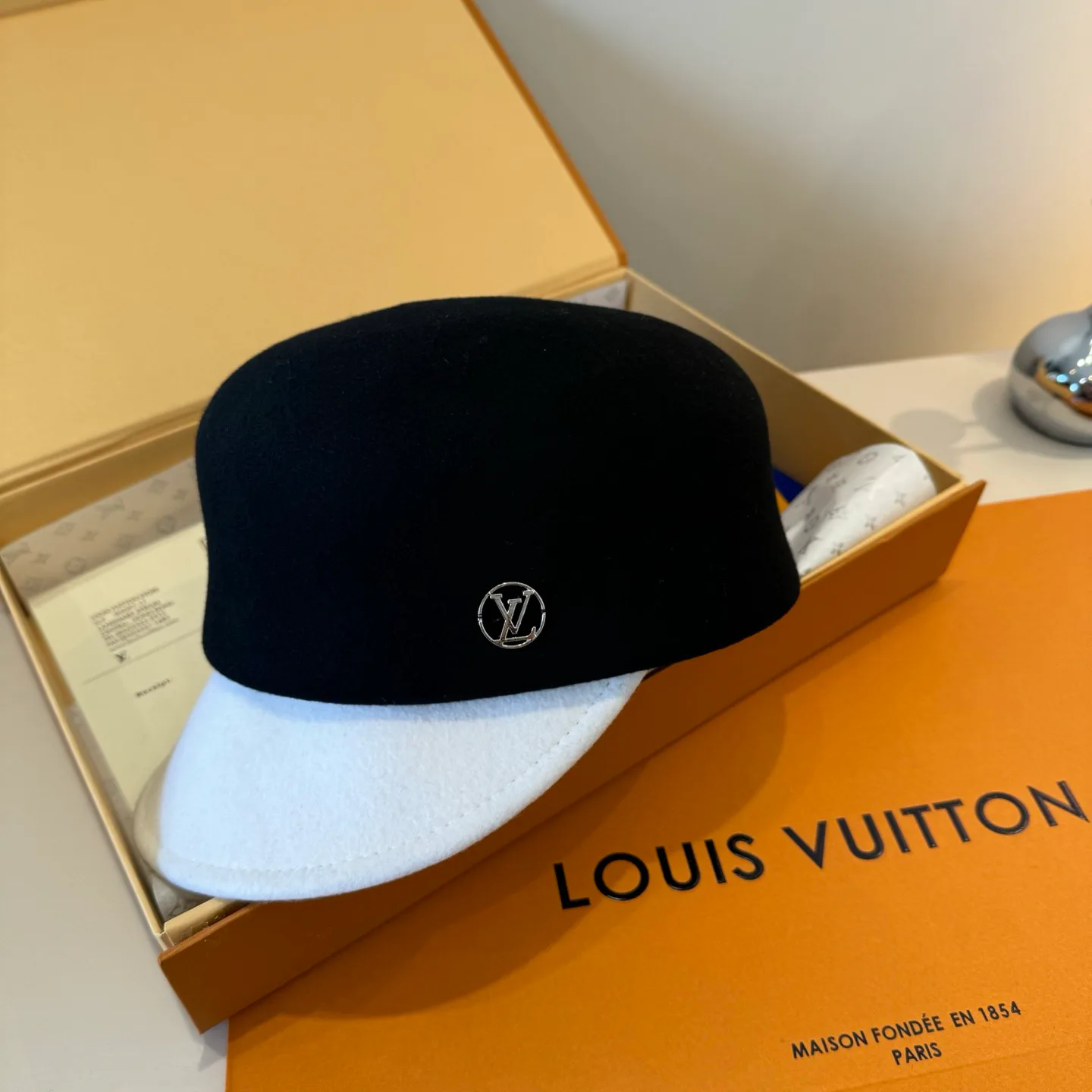 Головные Уборы Louis Vuitton 663437